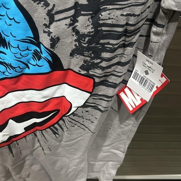 NWT marvel men’s T-shirt excellent condition. - Picture 3 of 4